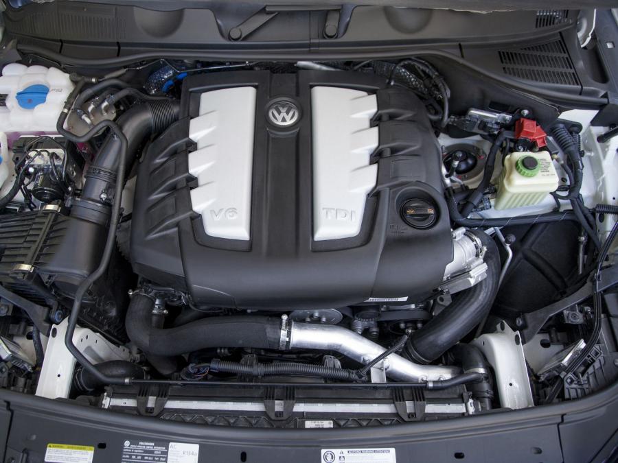  Volkswagen Touareg V6 TDi 2010 года  (US) (фото 12 из 16)